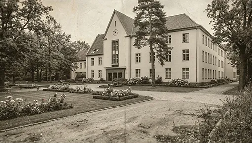 Schule Brieselang im letzten Jahrhundert Schule Brieselang im letzten Jahrhundert